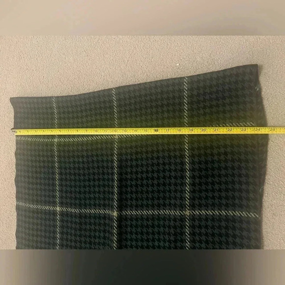 Modena | Super Soft Houndstooth Black and Grey Infinity Scarf - Picture 3 of 4